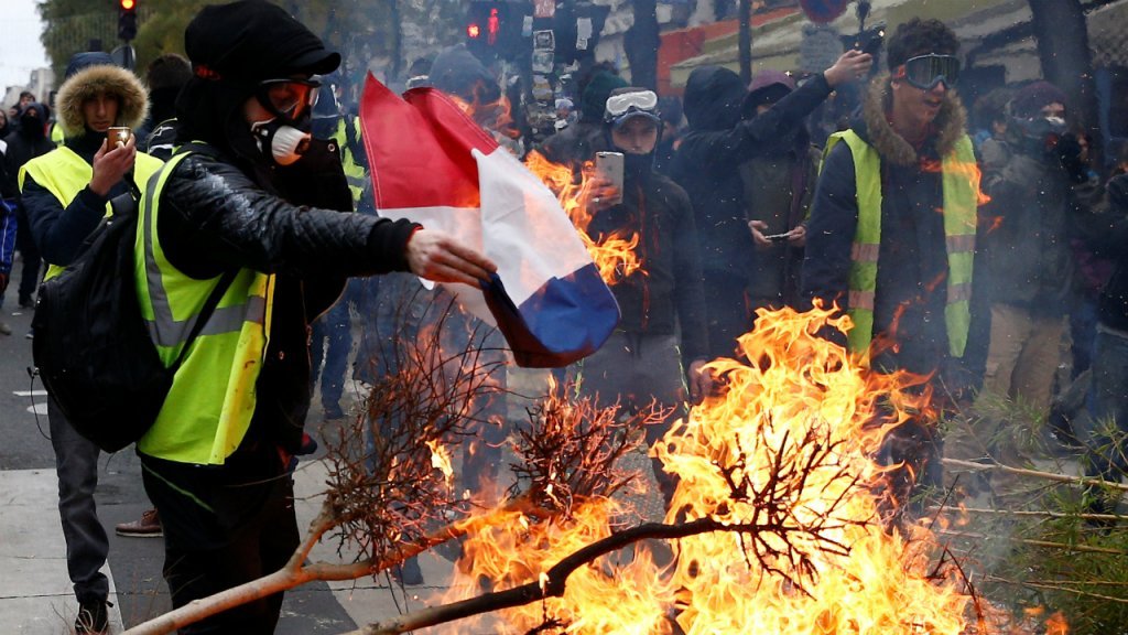 France: Yellow Vest Protests Ignite Fire Across EU; BREXIT Means EXIT Rally Top EU/UK News 12/9/18